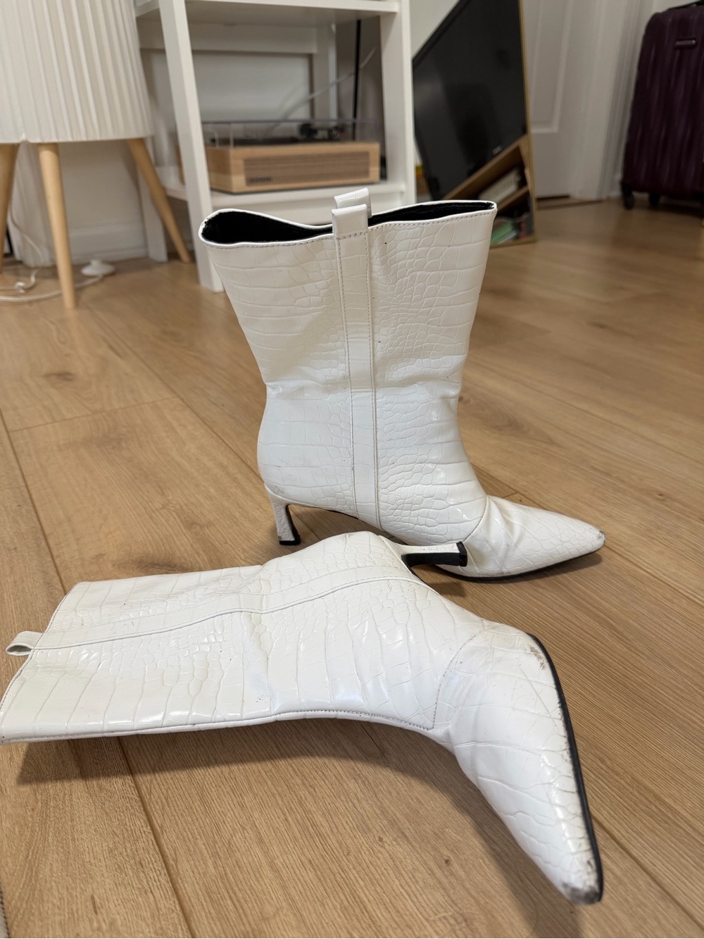 NASTY GAL White Croc-Embossed Pointed-Toe Mid-Calf Heels - Women